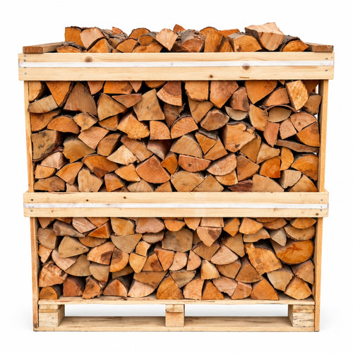 Krat met 1 m³ ovengedroogd berk-elzen mix haardhout op witte achtergrond – vooraanzicht